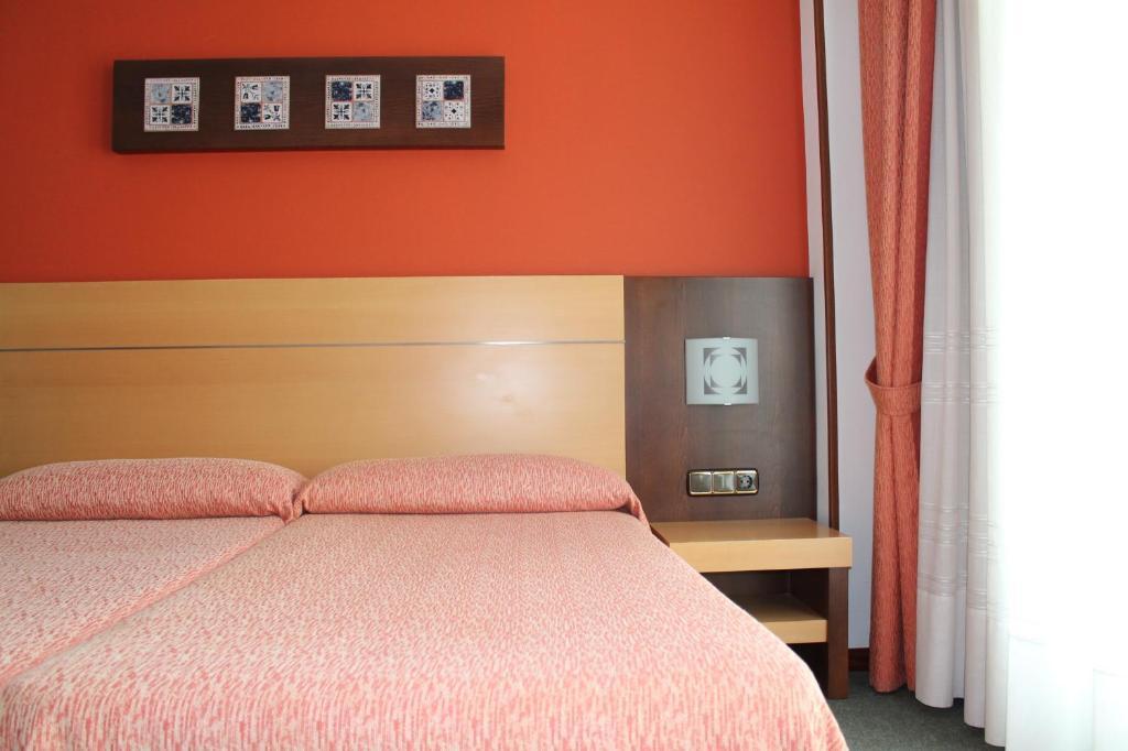 Loop Inn Hotel Santiago De Compostela Room photo